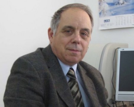 Пловдивски вирусолог: Кой от вас би се съгласил да бъде опериран от хирург без маска?