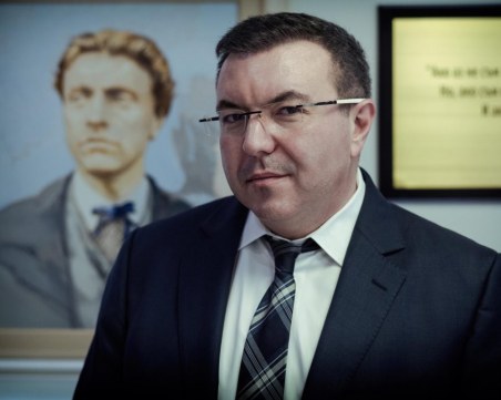 Шефът на Александровска: Не искам да се налага да избираме на кого да помогнем