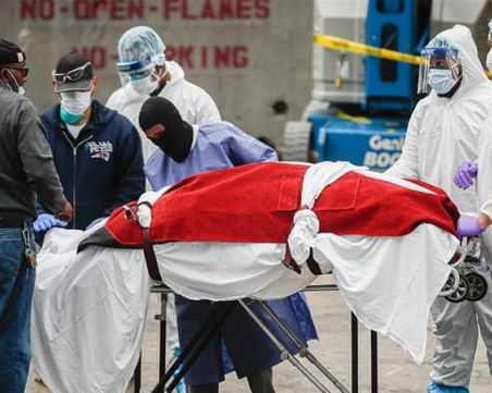 Заразените в САЩ вече са над 560 000 души