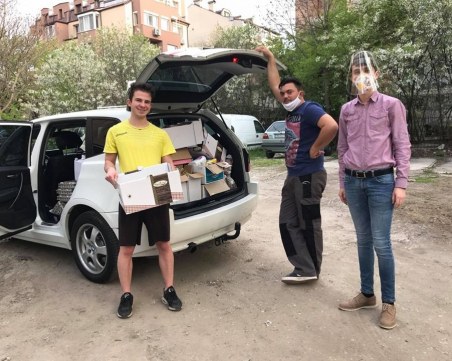 Младежите от Интеракт клуб Пловдив-Филипопол помагат на самотни майки и семейства с деца