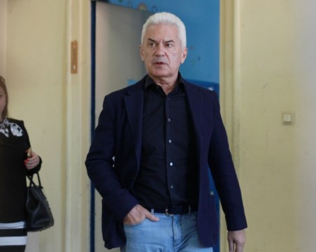 Волен Сидеров избяга от полицията, водят го принудително