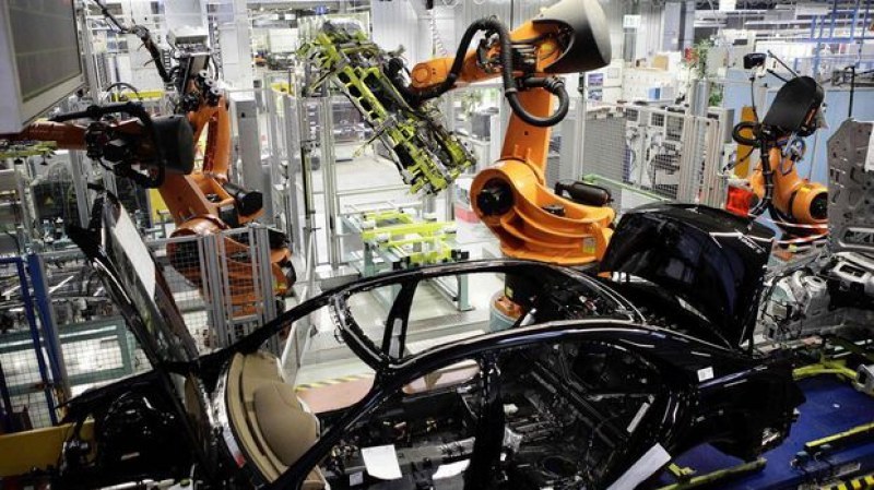 Автомобилните заводи в Испания се готвят да заработят отново
