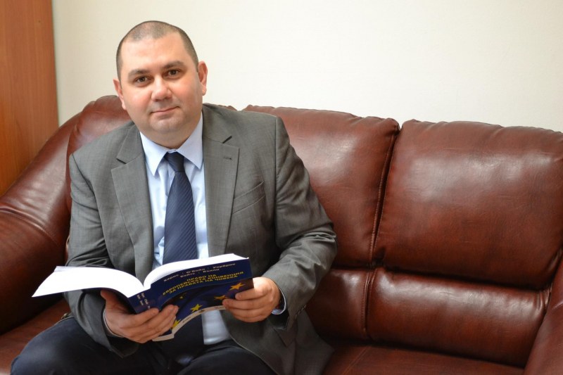 Доцент по Конституционно право от Пловдив тълкува извънредното положение