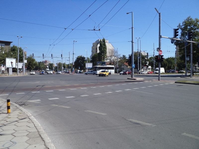 Обновяват маркировката на две възлови кръстовища в Пловдив