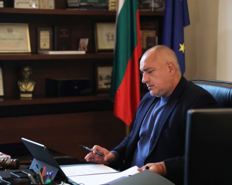 Държавата поема 60% от осигуровките на засегнатите бизнеси от извънредното положение