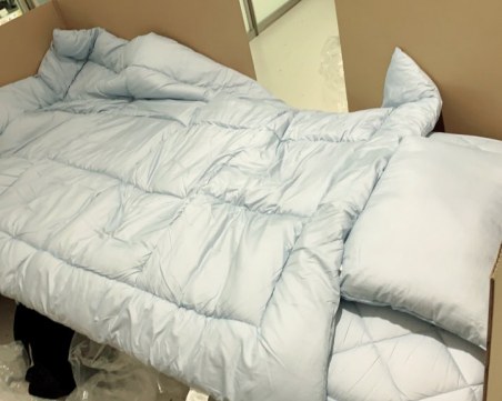 Летището в Токио стана хотел с картонени легла