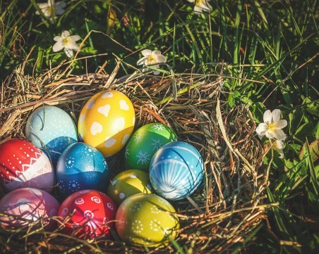 Велики четвъртък – днес се боядисват яйца