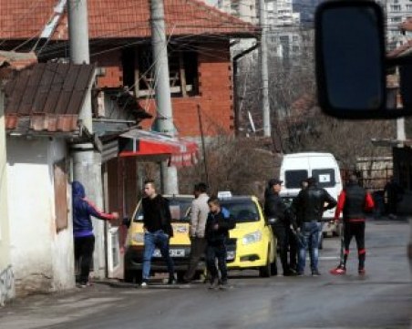 Махалите пламнаха! Блокират ги с КПП-та