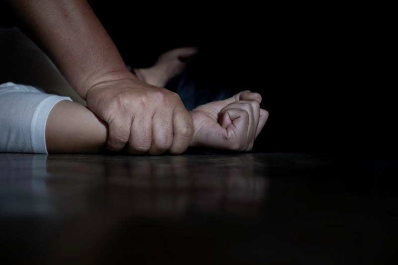 Гавра! Момче блудства с 12-годишна, мъж накара 16-годишна да проституира край Пловдив