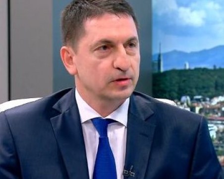 Полицията охранява 4000 храма в страната