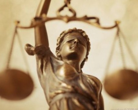 Трима 15-годишни българи осъдени за изнасилване в Германия