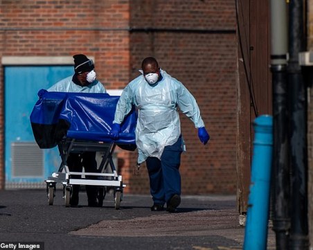 Във Франция е страшно! Бум на заразата с коронавирус