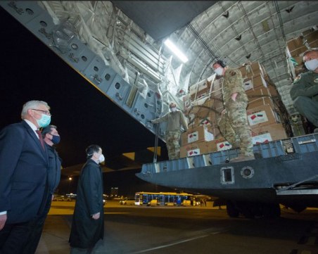 568 хил. маски от Китай за България пристигнаха тази нощ