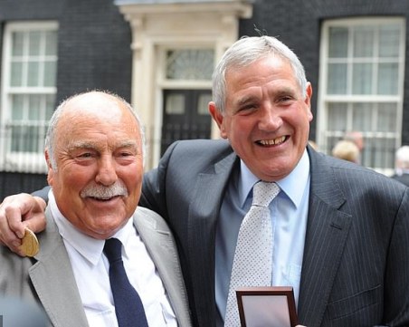 Коронавирусът покоси английска футболна легенда