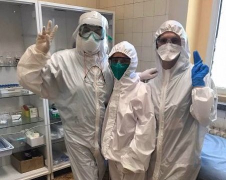 Медиците от Инфекциозна с обръщение към дарителите: Благодарим Ви, че не ни изоставяте! Оставаме, докато не се преборим!