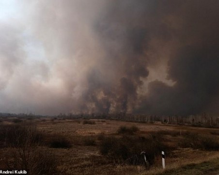 Нови огнища на пожара в Чернобил, димът достигна Киев
