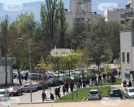 Пловдив: Църквите празни - суперите пълни