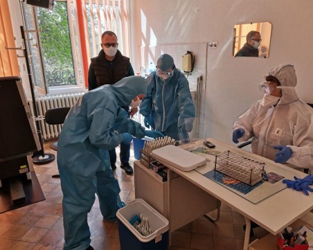 2 000 шофьори от градския транспорт в София дават проби за коронавирус