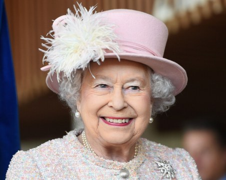 Британската кралица се отказа от топовните гърмежи за рождения си ден