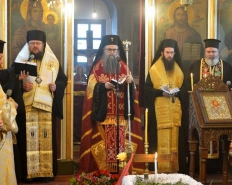 Гледайте НА ЖИВО литургията за Възкресение Христово в Пловдив