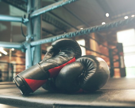 Известен съдия по бокс почина от COVID-19