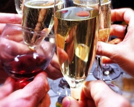 Близо 40 хиляди българи празнуват имен ден днес