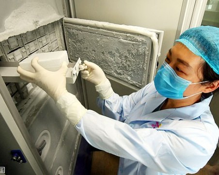 Шокираща снимка от лабораторията в Ухан