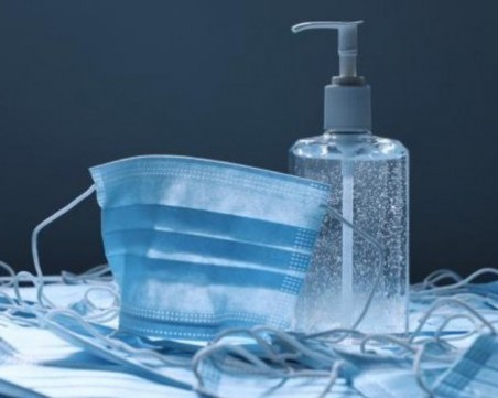 Спад в цените на маските и дезинфектантите