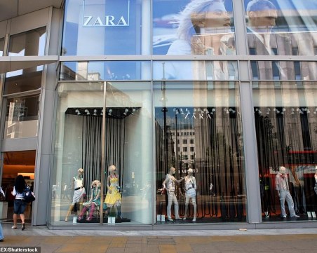 В Англия постепенно вдигат блокадата, но футболът ще почака