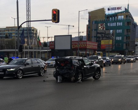 Дрогиран с джип е блъснал журналиста Милен Цветков