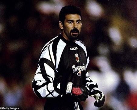 Вратар отказал на Манчестър Юн заради края на света