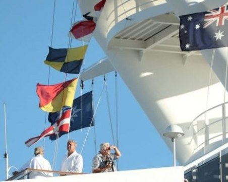 Последните круизни кораби в морето пускат котва