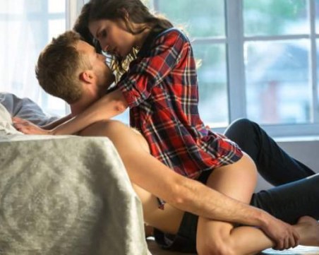 Секс в пандемията - какво е безопасно и какво да не правите