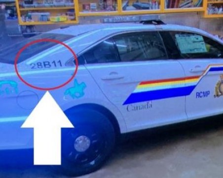 Стрелец, облечен като полицай, уби 16 души в Канада