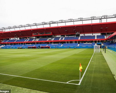 Барса и Реал доиграват сезона на стадиони с по 6000 места