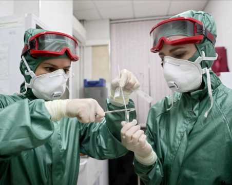 Експерти назоваха най-вероятният начин за заразяване с коронавирус