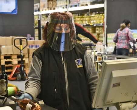 Метро започва масово тестване на служителите си за COVID-19