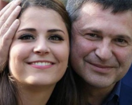 Погребват Милен Цветков в най-тесен кръг