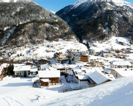 Вдигат карантината в Тирол, отварят ски пистите в известен курорт