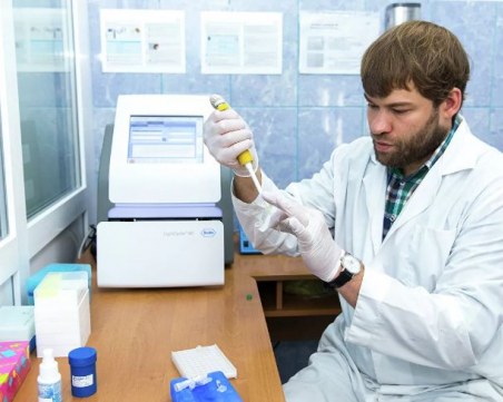 Вирусолог даде прогноза за развитието на COVID-19 през лятото и есента