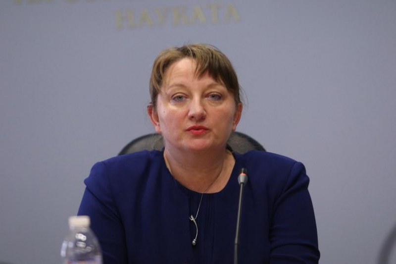 Деница Сачева: Мярката 60/40 работи, 72 000 са запазили работата си