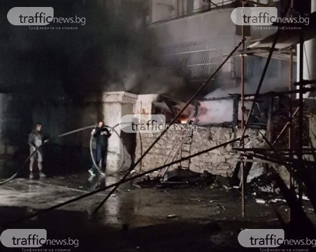 Баба складирала картони и отпадъци в горящото партерно помещение на жилищна сграда до Семинарията
