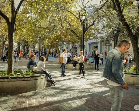 Малко раждания и бракове, висока смъртност и застаряващо население - картината в Пловдив за 2019-а