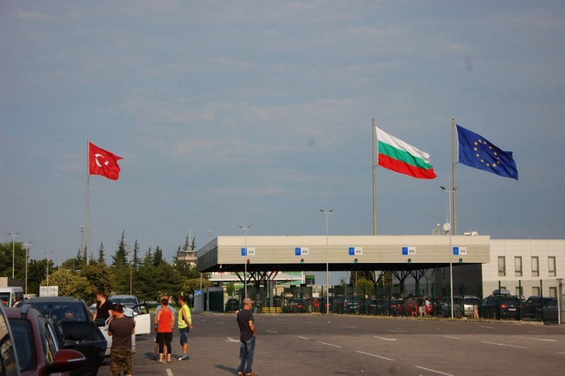 България затваря границата си с Турция!