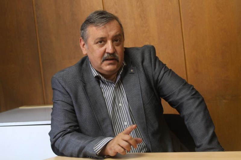 Кантарджиев: Пикът на коронавируса идва до дни