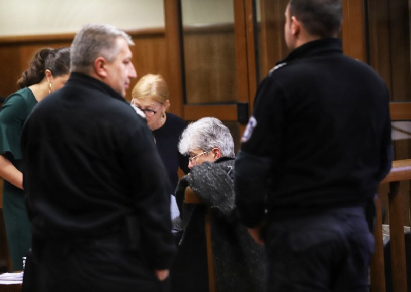 Ще оставят ли Нено Димов под домашен арест?