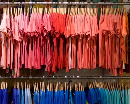 Колко дълго живее коронавирусът върху дрехите?