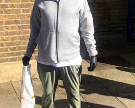 Моуриньо с нова мисия като доброволец, доставя плодове и зеленчуци