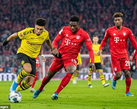 В Бундеслигата смятат да играят с маски