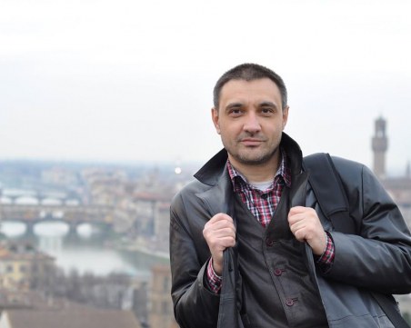 Доц. Чорбанов: Ваксина няма да има поне до август, в COVID-19 няма следи от човешка намеса